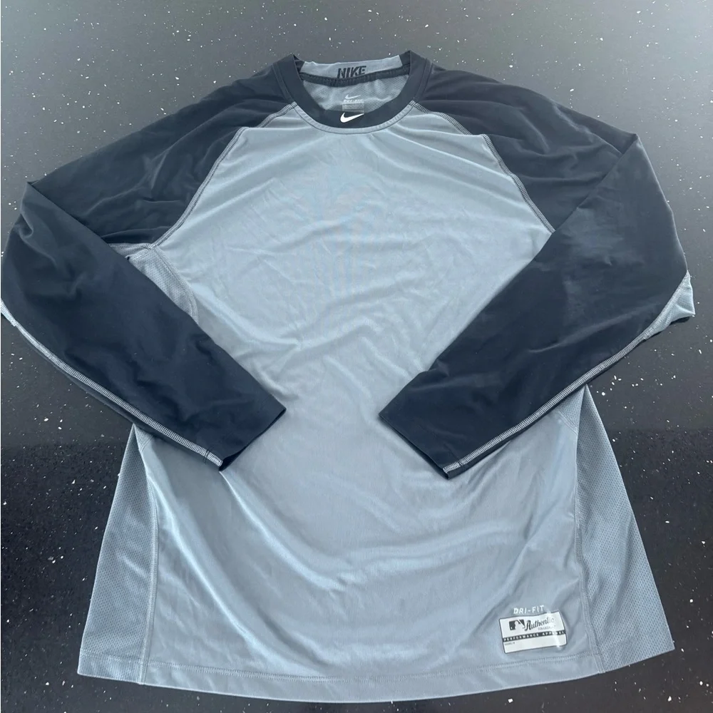 Nike Black and Gray Raglan Long Sleeve Shirt